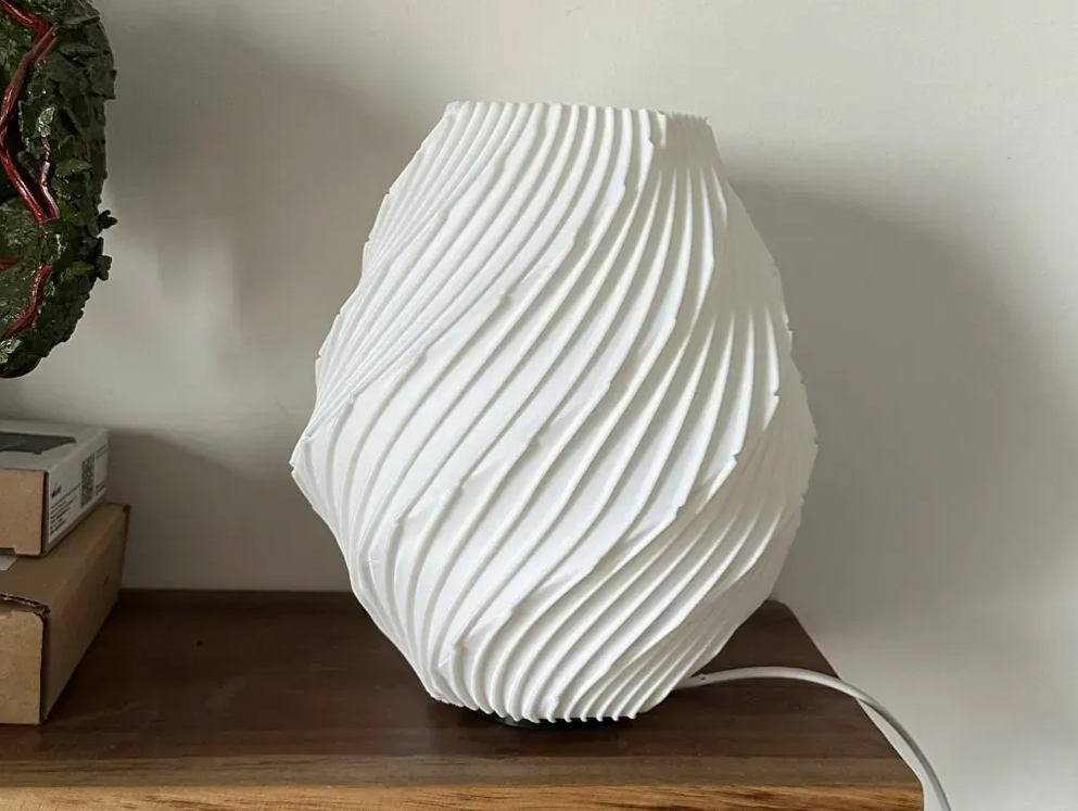 Luminária De Mesa Abajur Design Moderno Torcido 3d